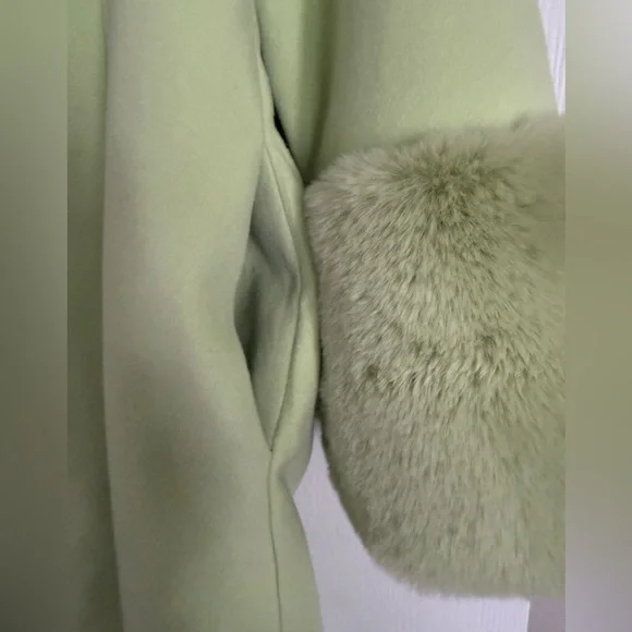 NWT Wild Fable Women's SZL mint green coat w/faux fur collar and sleeves. - Picture 3 of 8